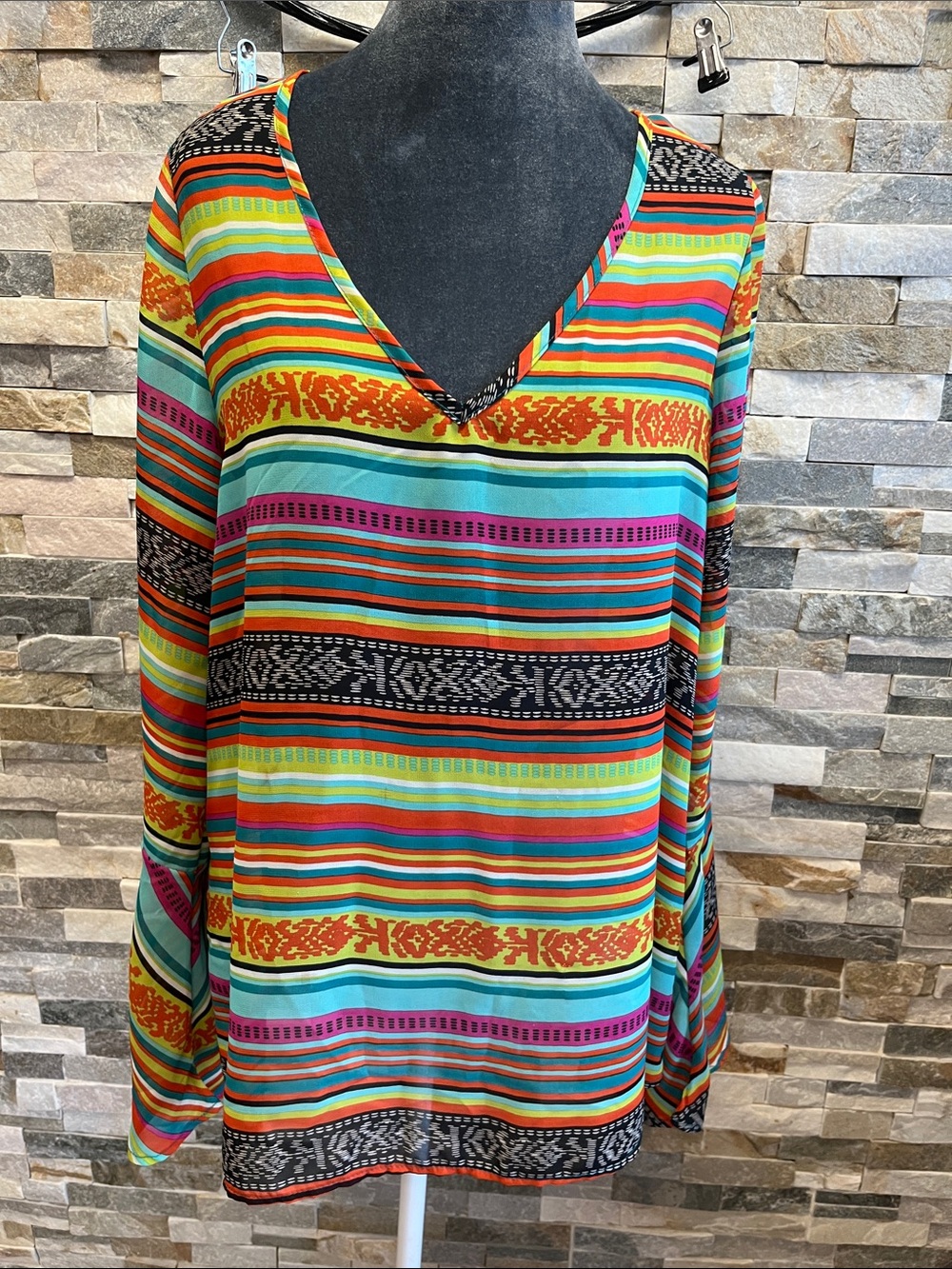 2Tee Couture Multicolor Striped V-Neck Blouse 21 PtP